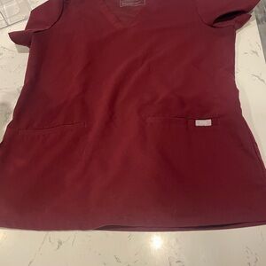 Figs casma scrub top
